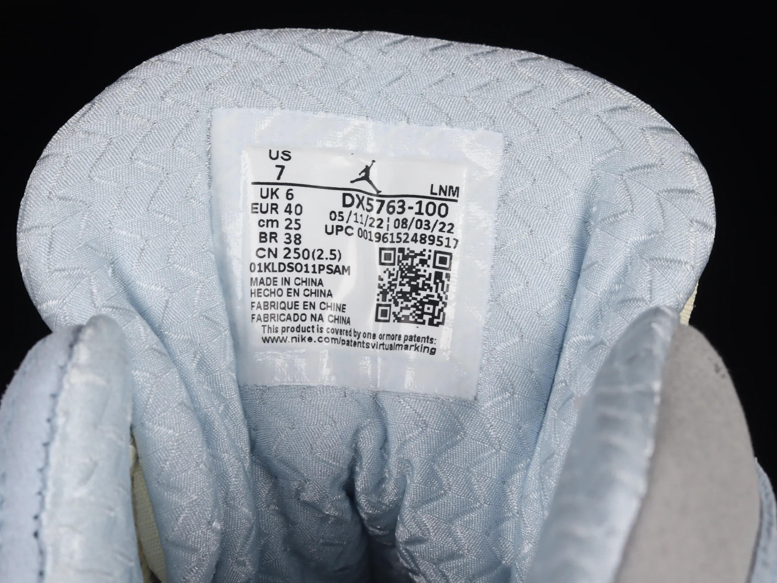 All categories Air Jordan Jordan series basketball shoes Air Jordan 13 pure original SoleFly x Air Jordan 13 Retro SP AJ13 Joe 13 North Carolina color joint basketball shoes DX5763-100